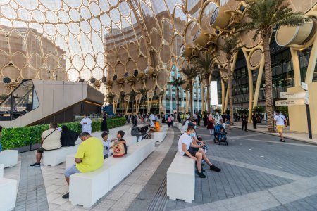 Téléchargez les photos : DUBAI, Émirats arabes unis - 27 OCTOBRE 2021 : Al Wasl Plaza à l'Expo 2020 à Dubaï, Émirats arabes unis. - en image libre de droit