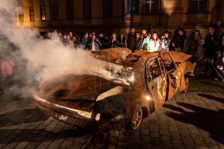 Téléchargez les photos : PRAGUE RÉPUBLIQUE TCHÈQUE - 14 OCTOBRE 2022 : La possibilité physique de la mort dans l'esprit de quelqu'un Exposition vivante du Festival du Signal à Prague, Tchéquie - en image libre de droit