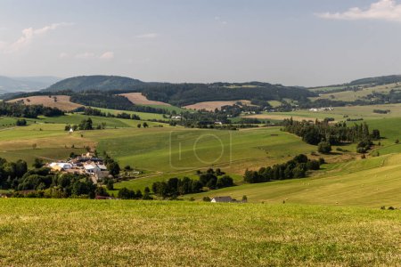 Téléchargez les photos : Vue du paysage rural près de Kraliky, République tchèque - en image libre de droit