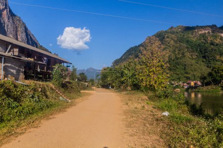 Foto de Calle en Nong Khiaw pueblo Laos - Imagen libre de derechos