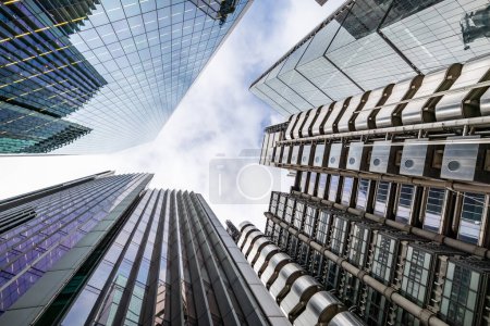 Foto de Looking up corporate skyscrapers in London's financial district. - Imagen libre de derechos