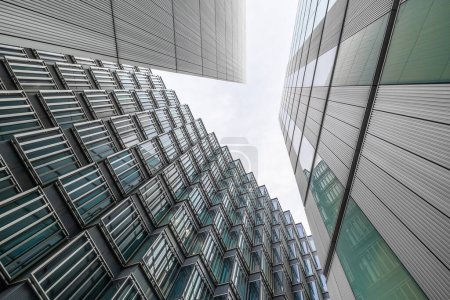 Foto de Looking up corporate skyscrapers in Londons financial district. - Imagen libre de derechos