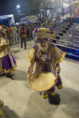 Téléchargez les photos : Rio, Brésil - 22 avril 2022 : Samba School Tuiuti in the Rio Carnival, held at the Marques de Sapucai Sambadrome - en image libre de droit
