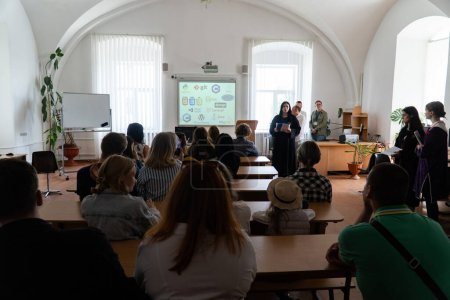 Téléchargez les photos : Lutsk, Ukraine, 27 mai 2023 : Journée portes ouvertes au Volyn Professional College de l'Université nationale des technologies alimentaires - en image libre de droit