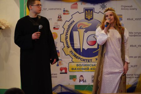 Foto de Lutsk, Ucrania, 27 de mayo de 2023: rendimiento estudiantil en Volyn Professional College de la Universidad Nacional de Tecnologías Alimentarias - Imagen libre de derechos