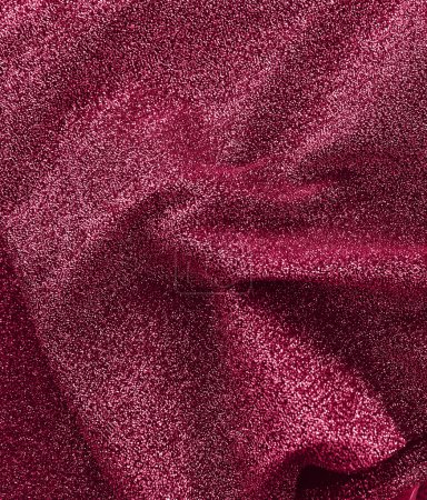 Téléchargez les photos : Fond de tissu de soie rouge en couleur viva magenta tendance - en image libre de droit