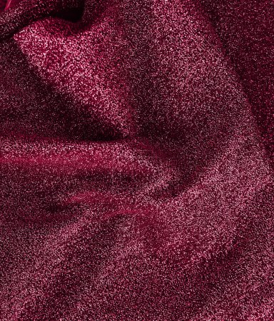 Téléchargez les photos : Fond de tissu de soie rouge en couleur viva magenta tendance - en image libre de droit