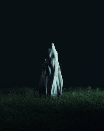 Foto de Fantasma figura fantasma Halloween espeluznante horror ocultista paranormal sábana blanca mortaja 3d ilustración renderizado digital - Imagen libre de derechos