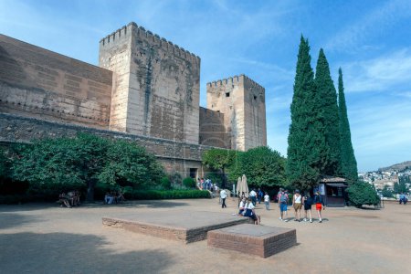 Foto de Granada, España - 28 de octubre de 2022: La alcazaba en la Alhambra de Granada el 28 de octubre de 2022 - Imagen libre de derechos
