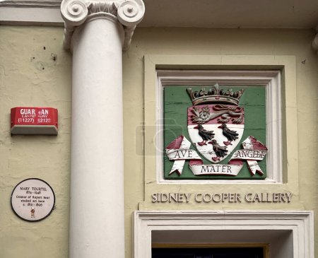 Téléchargez les photos : Façade de la galerie d'art Sidney Cooper à Canterbury, Kent, Royaume-Uni - en image libre de droit