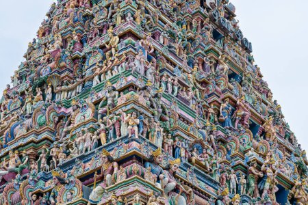 Téléchargez les photos : La tour de porte du temple de Kapaleeshwarar à Mylapore, Chennai, Inde - en image libre de droit