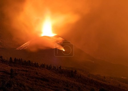 Foto de Erupción del volcán en la isla de La Palma - Imagen libre de derechos