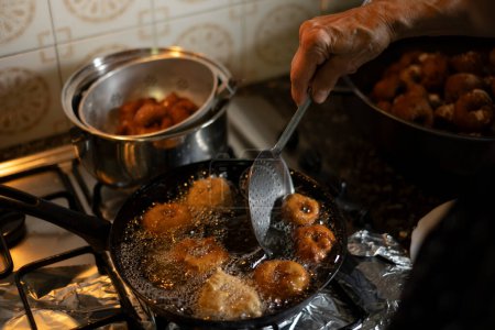 Überprüfung der Zubereitung des fritter bu uelo, brunyol