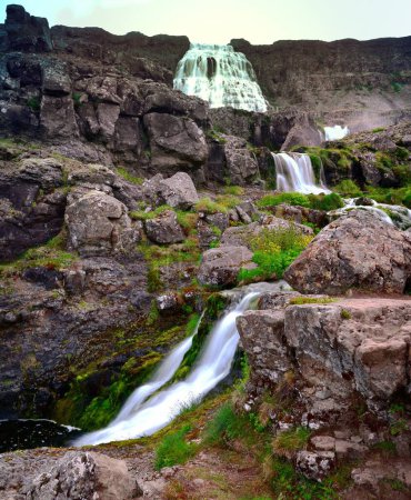 Téléchargez les photos : La partie supérieure de la cascade Dynjandi - en image libre de droit