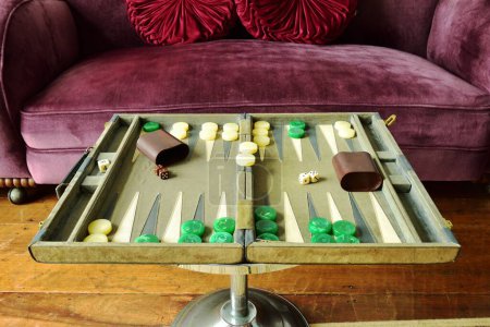 Backgammon game partly completed