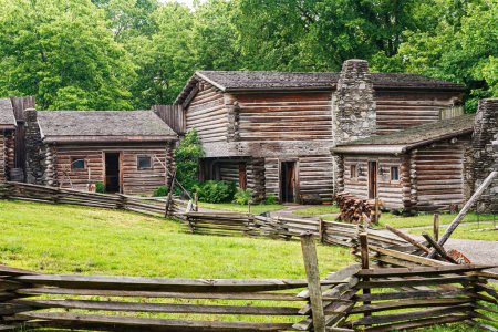 Téléchargez les photos : Outside view of the Kentucky historical state park of Fort Boonesborough, Kentucky, USA - en image libre de droit