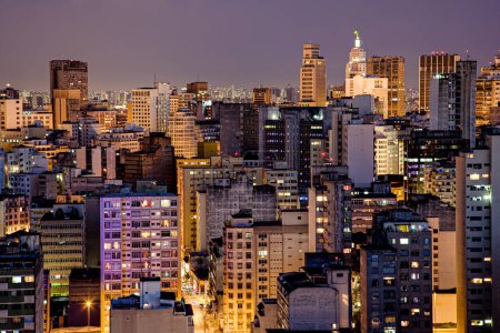 Téléchargez les photos : Crépuscule dans la ville de Sao Paulo, Brésil, Amérique du Sud - en image libre de droit