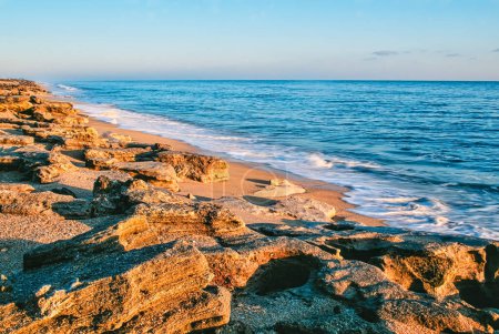 Foto de Una hermosa mañana temprano a lo largo de la costa atlántica de Florida, Estados Unidos, América del Norte - Imagen libre de derechos