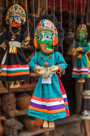 Téléchargez les photos : Souvenir Marionnettes à vendre dans la ville de Bhaktapur près de Katmandou Népal, Asie du Sud - en image libre de droit