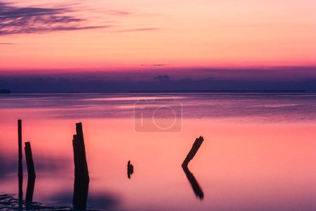 Sonnenaufgang am frühen Morgen in der Florida Bay von Flamingo, Everglades National Park, USA, Nordamerika, mit Kopierraum