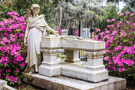 Téléchargez les photos : Tombeau Taliaferro dans le cimetière Bonaventure à Savannah Géorgie, États-Unis, Amérique du Nord avec espace de copie - en image libre de droit