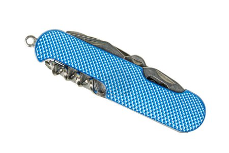 Téléchargez les photos : Gros plan d'un couteau de poche bleu isolé sur un fond blanc avec espace de copie - en image libre de droit