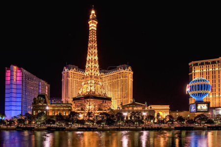 Foto de Las Vegas strip por la noche, con espacio para copias, Las Vegas, Nevada, América del Norte - Imagen libre de derechos