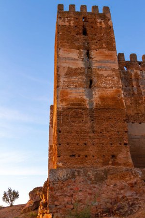 Castillo de Burgalimar, fortaleza califal, construido en el siglo X sobre una pequeña colina con vistas a la ciudad de Baos de la Encina, situado en el norte de la provincia de Jan (Andalucía, España))