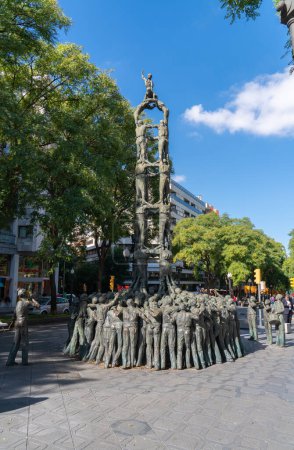 Téléchargez les photos : Tour humaine sculpture rue Rambla, Tarragone Costa Dorada Catalogne Espagne - en image libre de droit