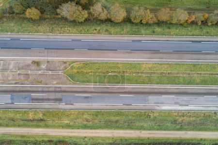 drone aérien vue aérienne d'une autoroute