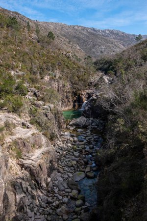 Foto de Cascada del río Homem, Parque Nacional Peneda Geres, Norte de Portugal - Imagen libre de derechos