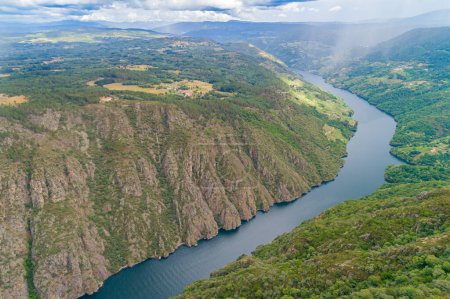 Landschaft der Schlucht des Flusses Sil, Ribeira Sacra. Galicien. Spanien