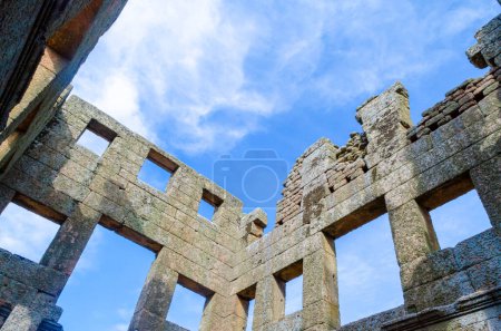 Innenraum des Centum Cellas-Gebäudes, eines historischen römischen Bauwerks in der Nähe von Belmonte. Portugal