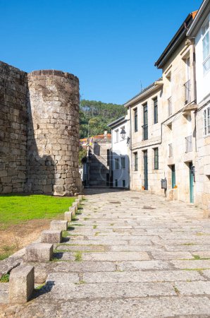 Straße des mittelalterlichen Dorfes Ribadavia, Ourense. Galicien, Spanien