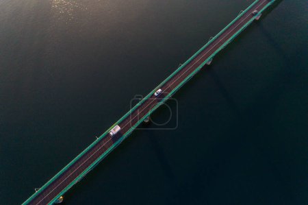 Téléchargez les photos : Vue aérienne, vue aérienne du vieux pont en fer sur la rivière Lima à Viana do Castelo, Portugal - en image libre de droit
