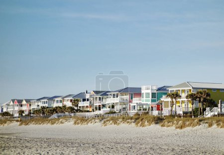 Foto de Coloridas casas de alquiler en Carolina Beach, Carolina del Norte - Imagen libre de derechos