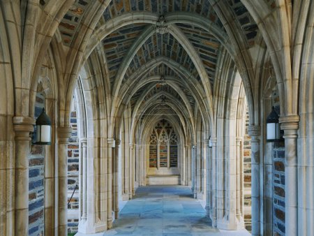 Téléchargez les photos : Arcs gothiques à la chapelle Duke sur le campus de l'Université Duke à Durham Caroline du Nord - en image libre de droit