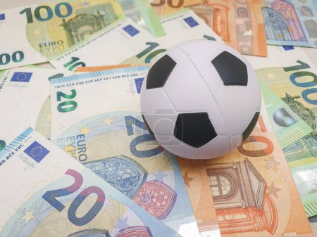 Fußball und Geld: Was schief gelaufen ist?