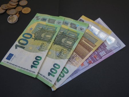 Téléchargez les photos : Billets et pièces en euros monnaie de l'Union européenne - en image libre de droit