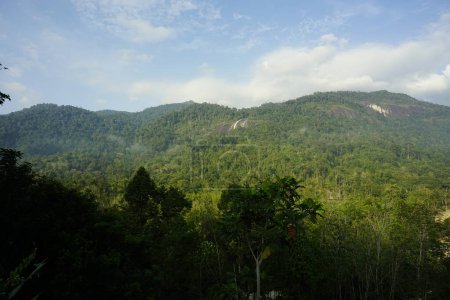 vista de la cascada Gunung Stong, ubicada en Dabong, Kelantan, Malasia