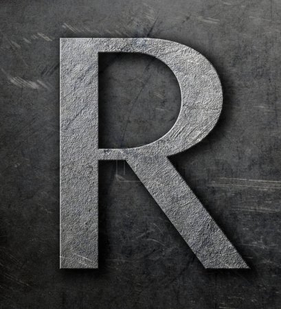 Téléchargez les photos : La lettre "R" sur une feuille d'aluminium grattée et tachée. - en image libre de droit