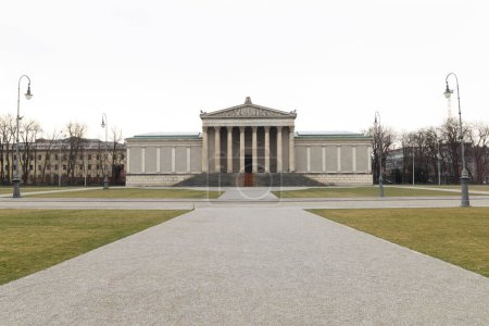 Bâtiment néoclassique pour la collection "Staatliche Antikensammlung" à Munich, Allemagne
