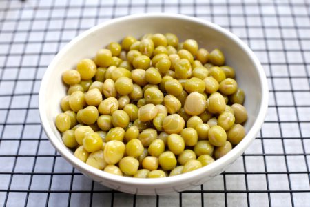 Canned green peas in a bowl