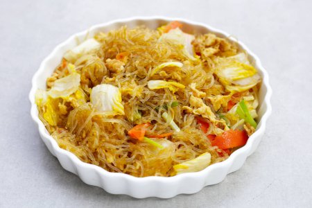 Stir-fried glass noodles with egg