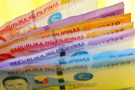 Dinero filipino, Billetes con monedas