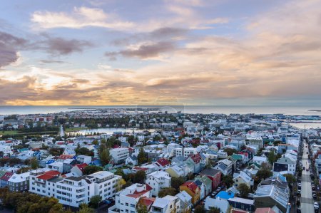 Téléchargez les photos : Vue de Reykjavik depuis le sommet de l'église Hallgrmskirkja - en image libre de droit