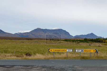 Téléchargez les photos : Panneaux de signalisation dans la région de Golden Circle en Islande - en image libre de droit
