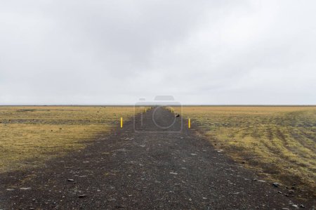 Foto de El camino que conduce a Solheimasandur Plane Wreck - Imagen libre de derechos