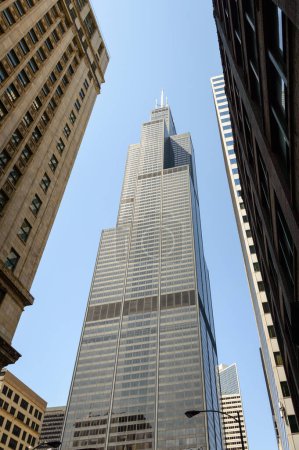 Téléchargez les photos : Vue de la tour Willis (Sears) d'en bas, Chicago - en image libre de droit