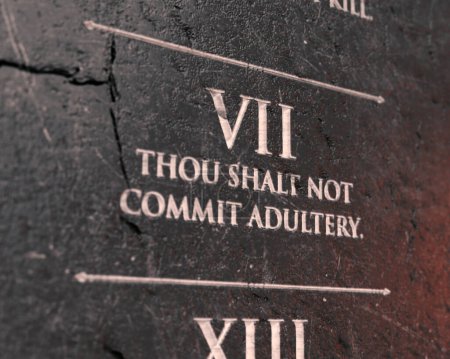 Téléchargez les photos : Vue du septième commandement gravé dans une tablette de pierre fissurée sur un fond isolé - rendu 3D - en image libre de droit